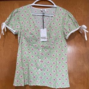 Unique Vintage Short Sleeve Top